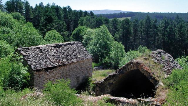 Totes Dorf von Gerbal auf dem Causse