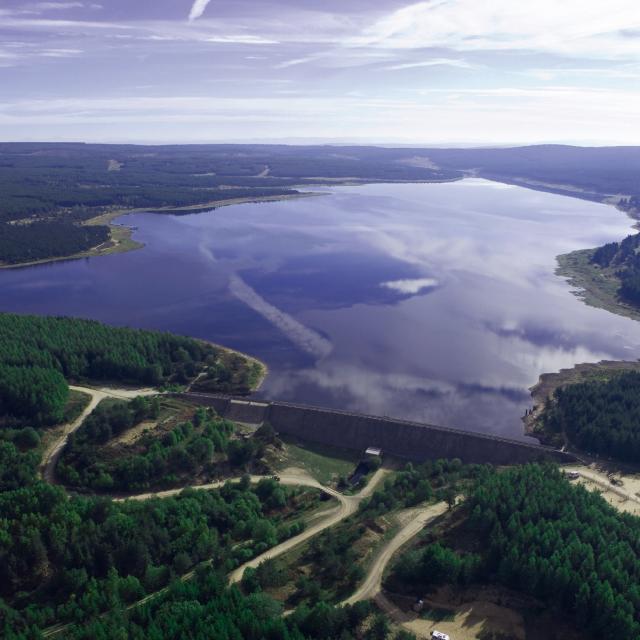 Lac de Charpal vue du ciel 1 - Margeride en Lozère