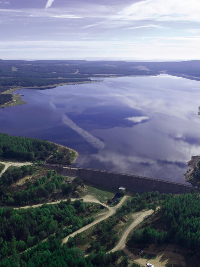 Lac de Charpal vue du ciel 1 - Margeride en Lozère