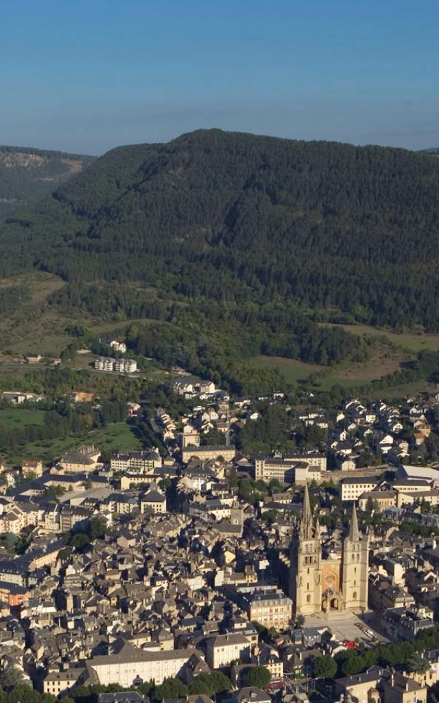 Mende et son causse vus du ciel