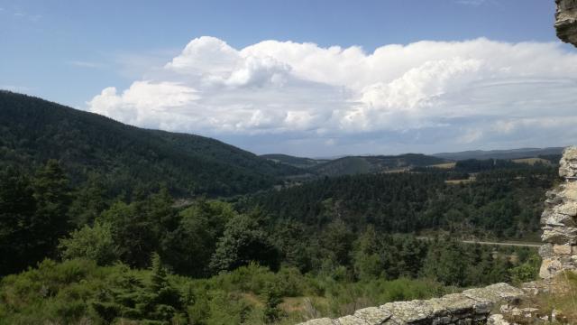 Vue du Val D'allier depuis le château de Luc