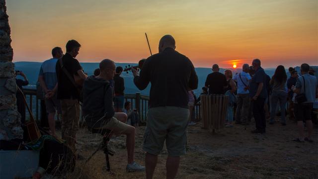 Sonnenaufgang mit Musik