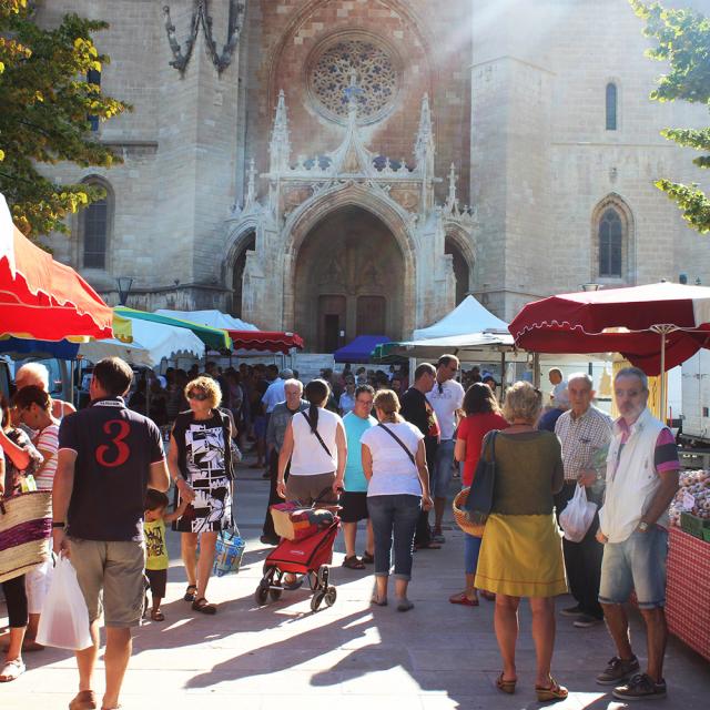 Le marchés de Mende place Urbain V