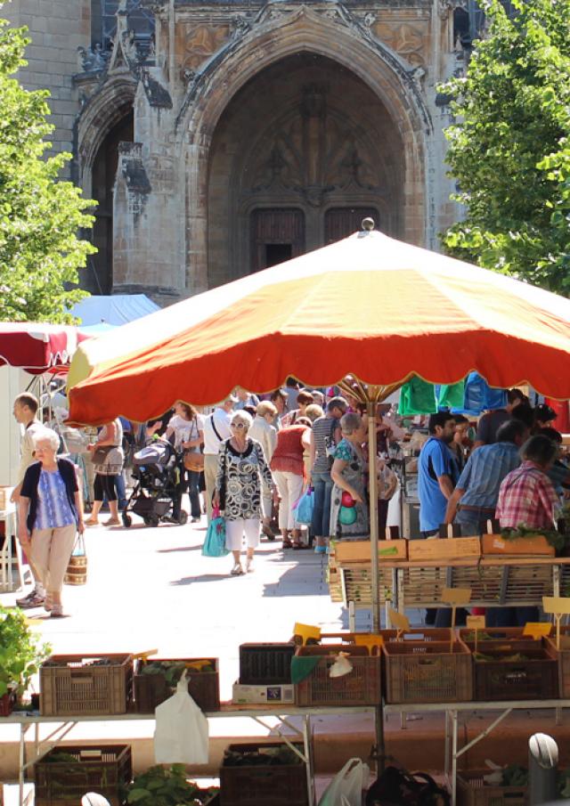 Le marchés de Mende place Urbain V