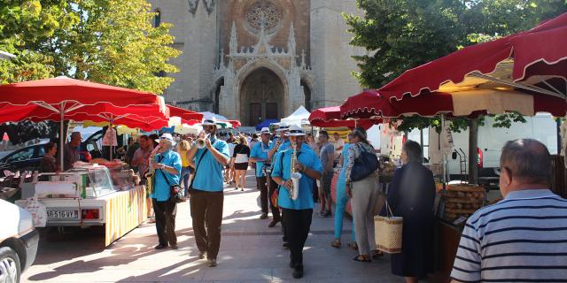 Le marchés de Mende place Urbain V