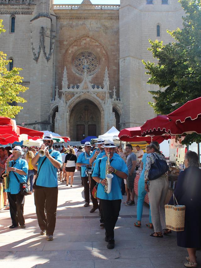 Le marchés de Mende place Urbain V