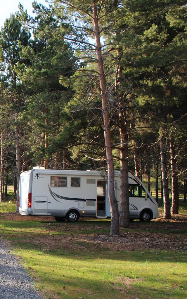 Camping Car-Park-Bereich auf dem Flugplatz von Mende