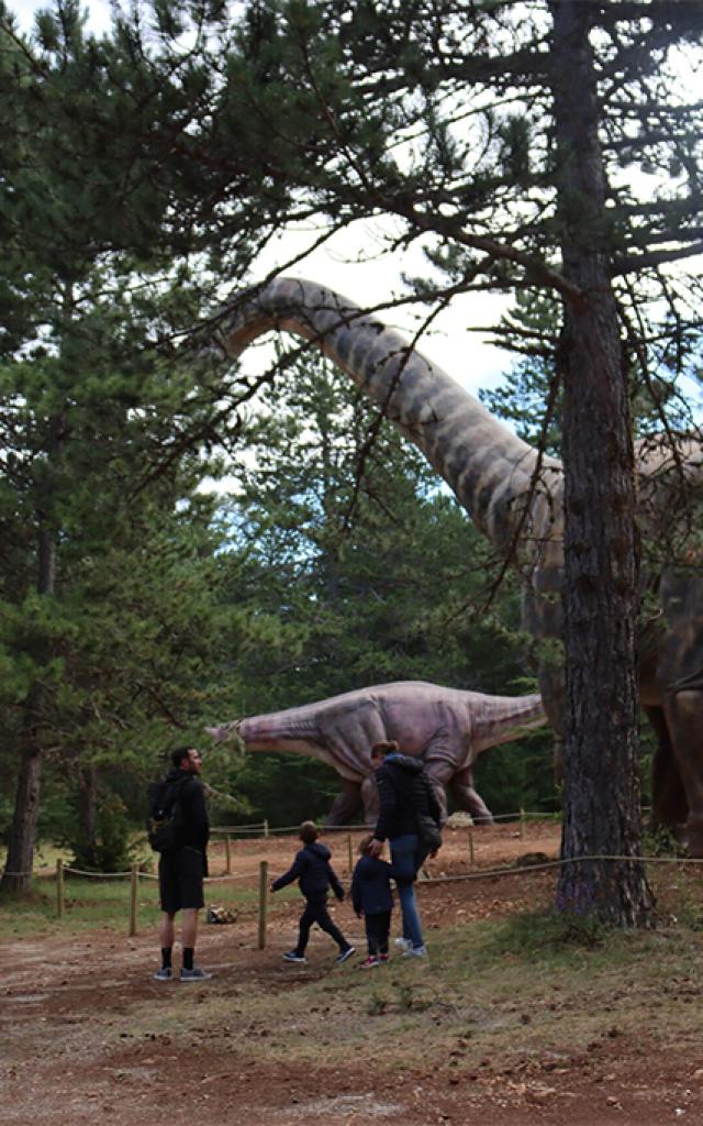 Dinopedia-Parc sur le Causse de Mende en Lozère