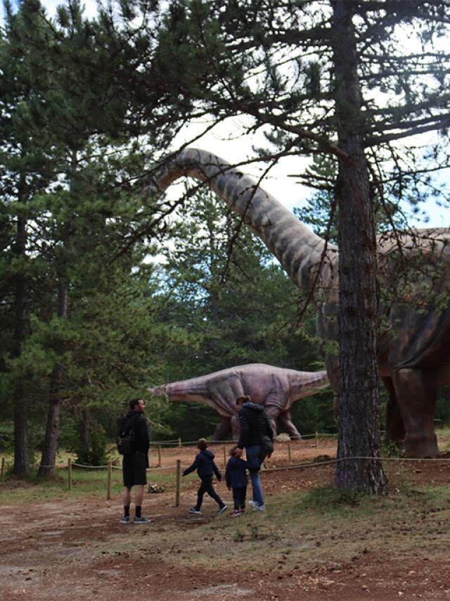 Dinopedia-Parc sur le Causse de Mende en Lozère