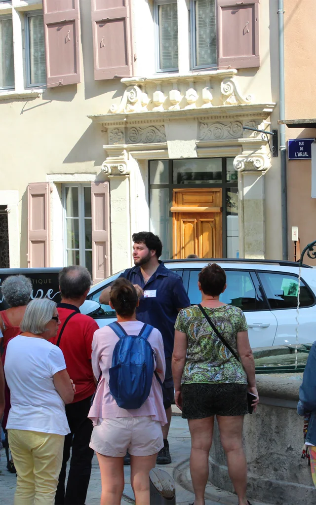 Visite Guidée du centre-historique de Mende par le guide conférencier Géraud - juillet 2023